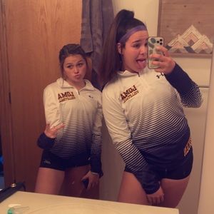 Meet your Posher, Brooke